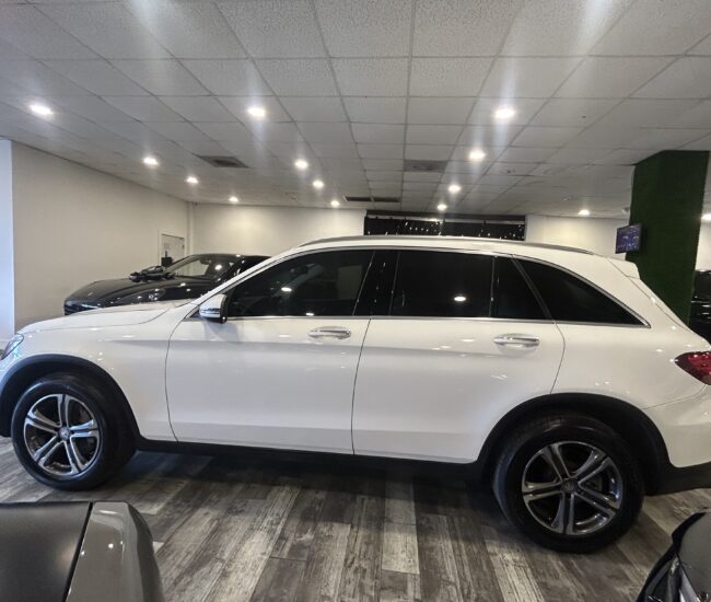 2016 MERCEDES-BENZ GLC 300